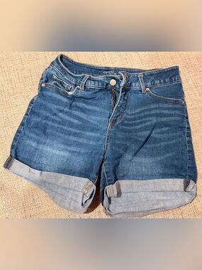 Time and Tru Rolled Cuff Blue Denim Boyfriend Shorts